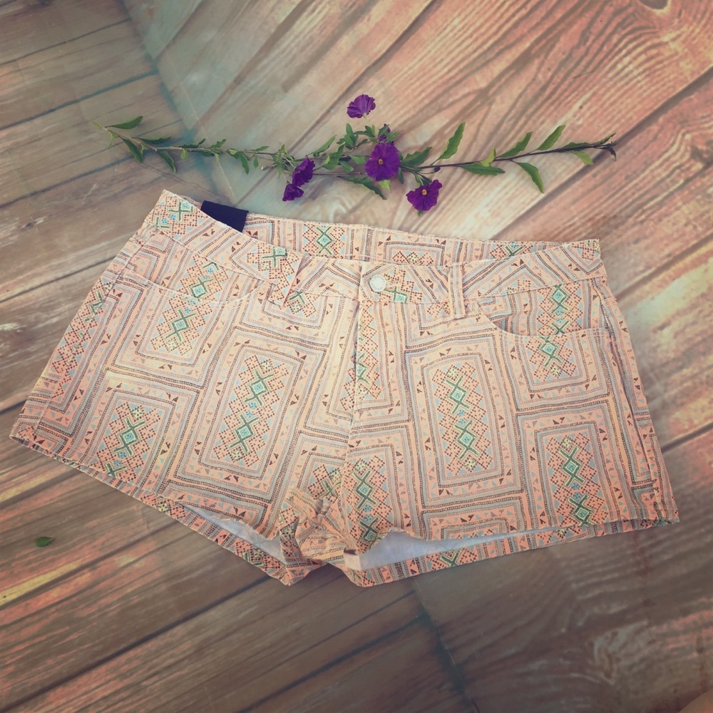 Insight 11 stretch denim peach 🍑 tribal shorts